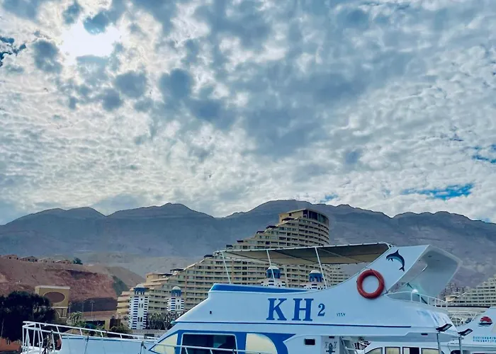K H Yacht Botel