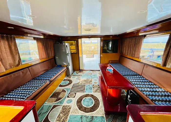 K H Yacht *